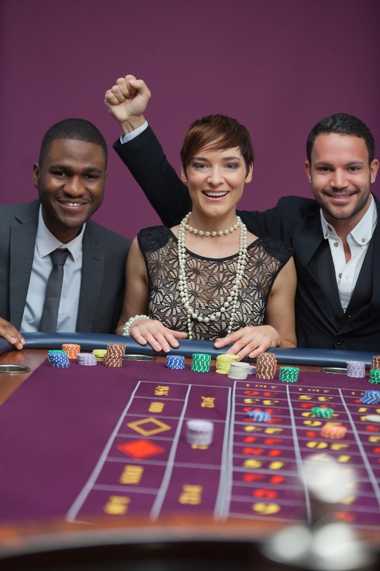 Antarmuka permainan Microgaming di bugatibet dengan kontrol taruhan dan fitur permainan